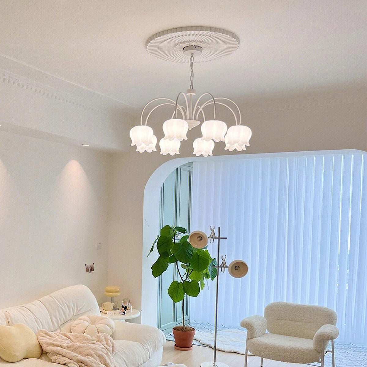 Veleissa candelabru alb, elegant, în formă de clopot, cu abajur, curbat, cu braț, floral