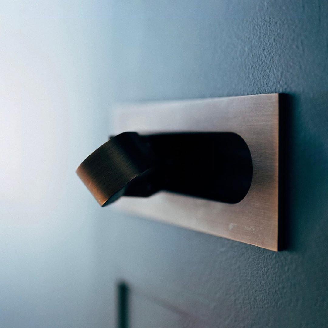 Lumisiella lampă de perete LED reglabilă modernă pentru citit lângă pat