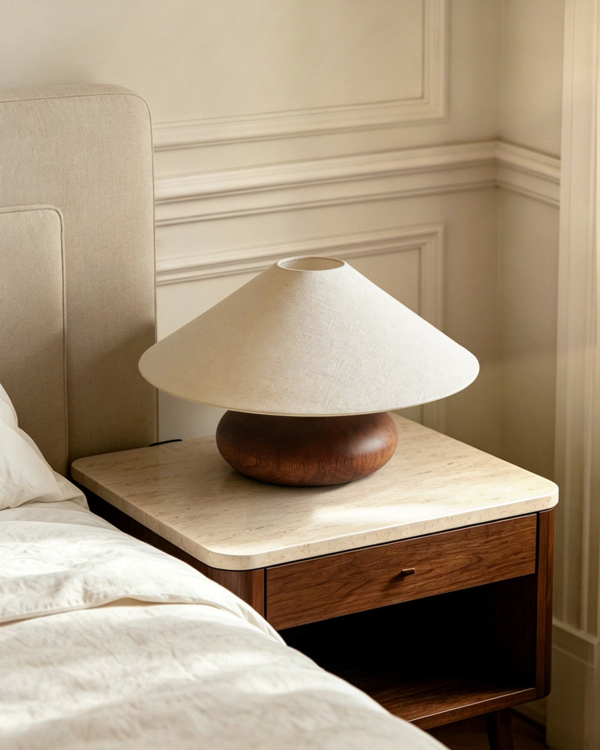 Acorn lampă de masă