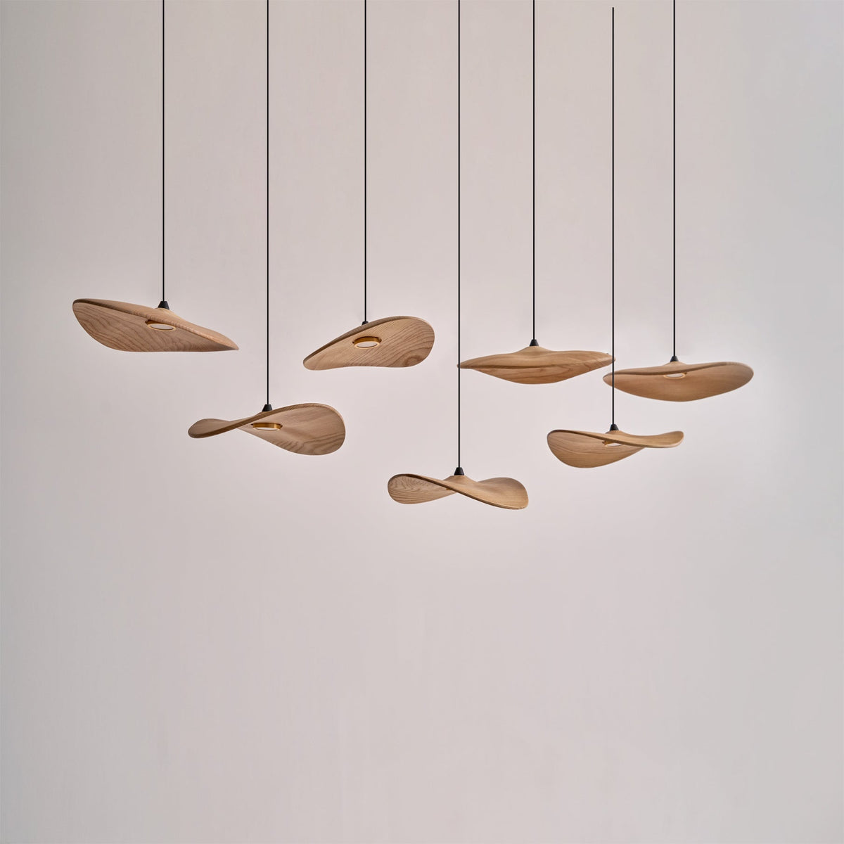 Abbott candelabru modern minimalist cu frunze goale din lemn