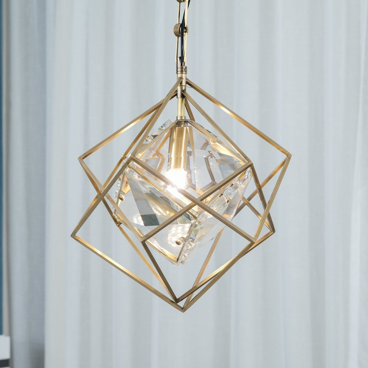 Zovin lampă suspendată Glam din alamă și cristal