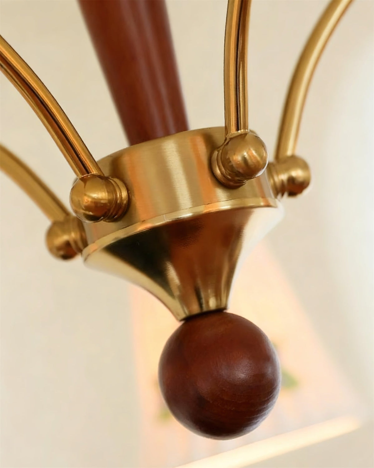 Rivaian candelabru