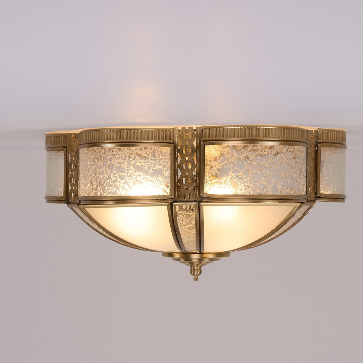 Xaris lampadar din alamă, floral