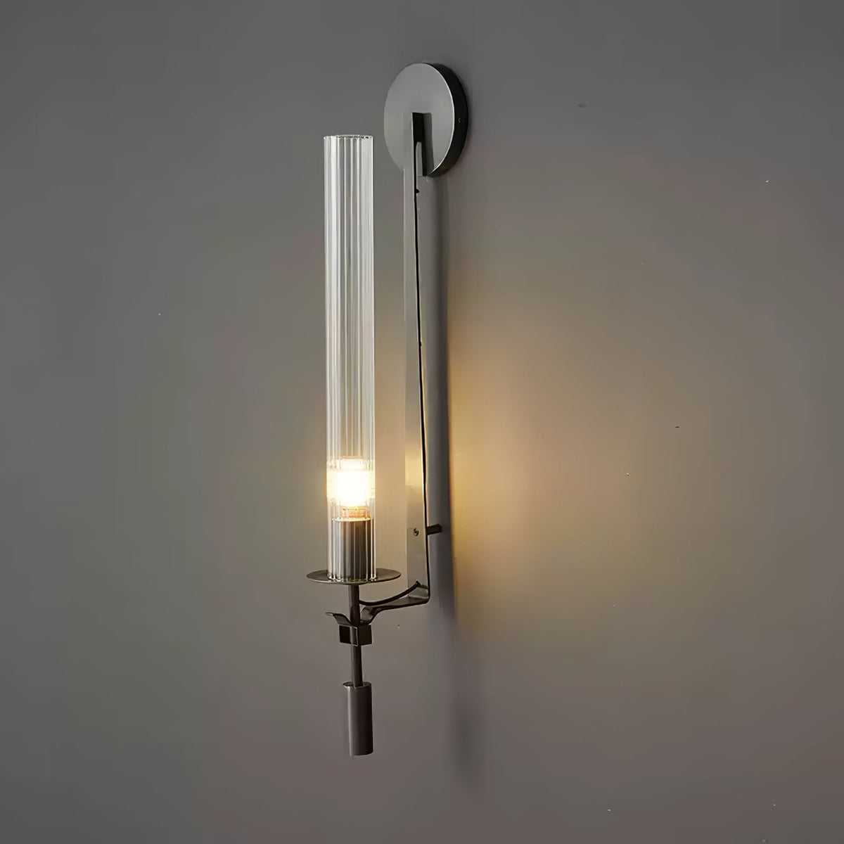 Veloora aplică de perete din alamă și sticlă, minimalistă, striată