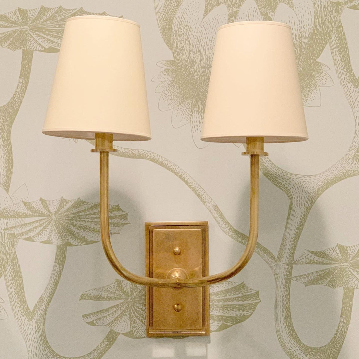 Esther aplică de perete din material textil