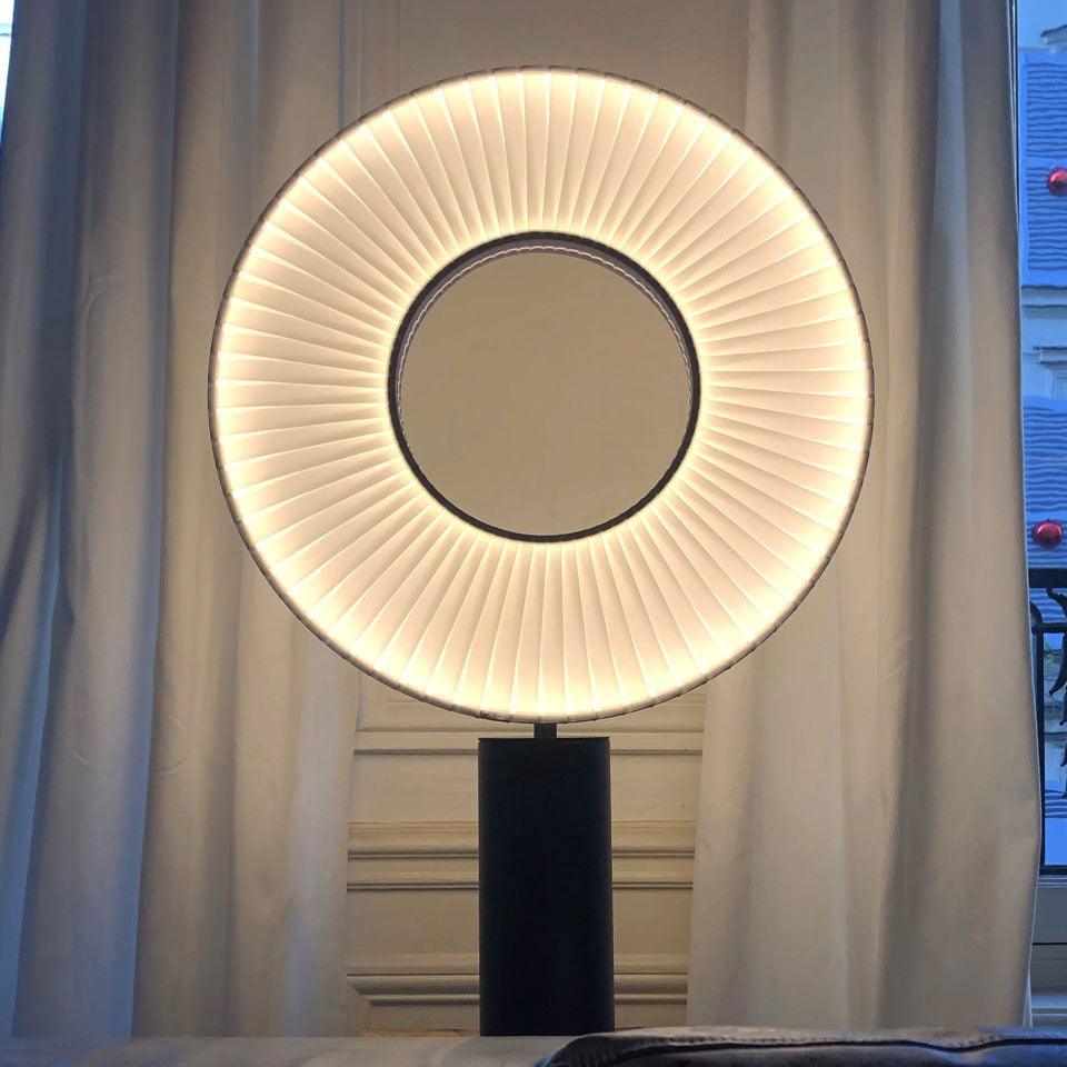 Levara lampă de masă cu abajur textil