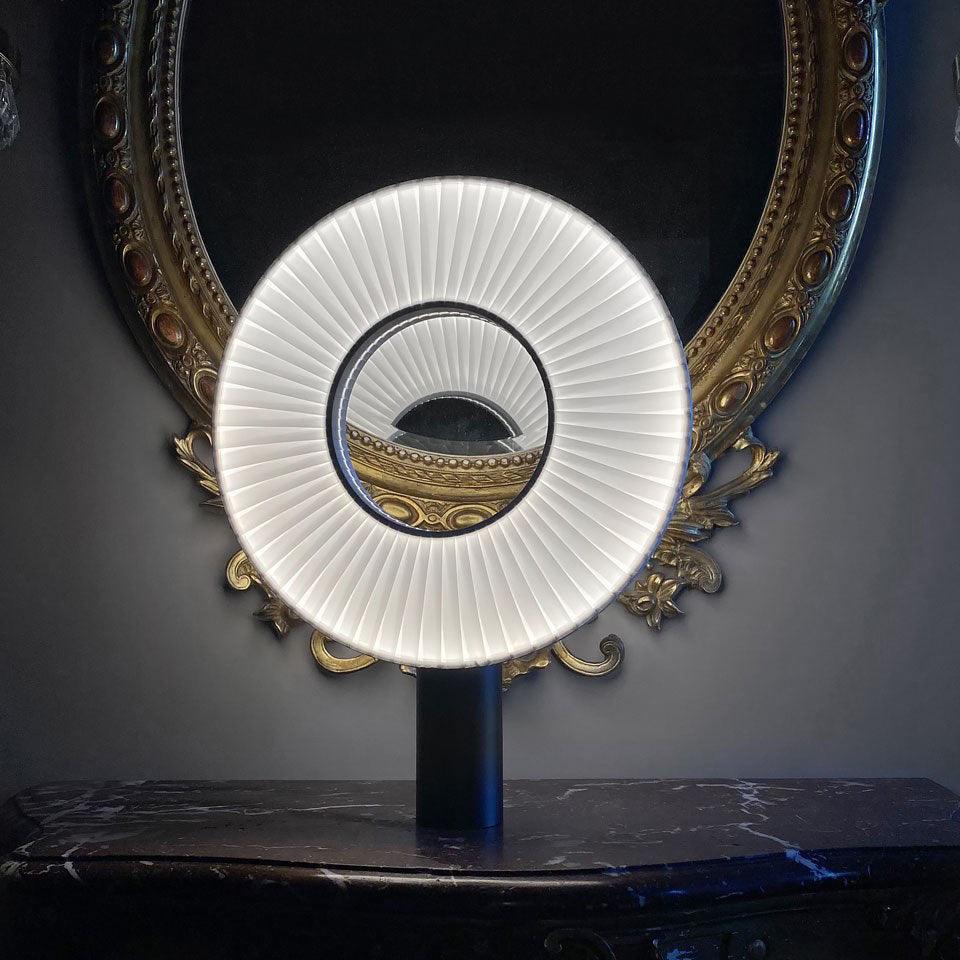 Levara lampă de masă cu abajur textil