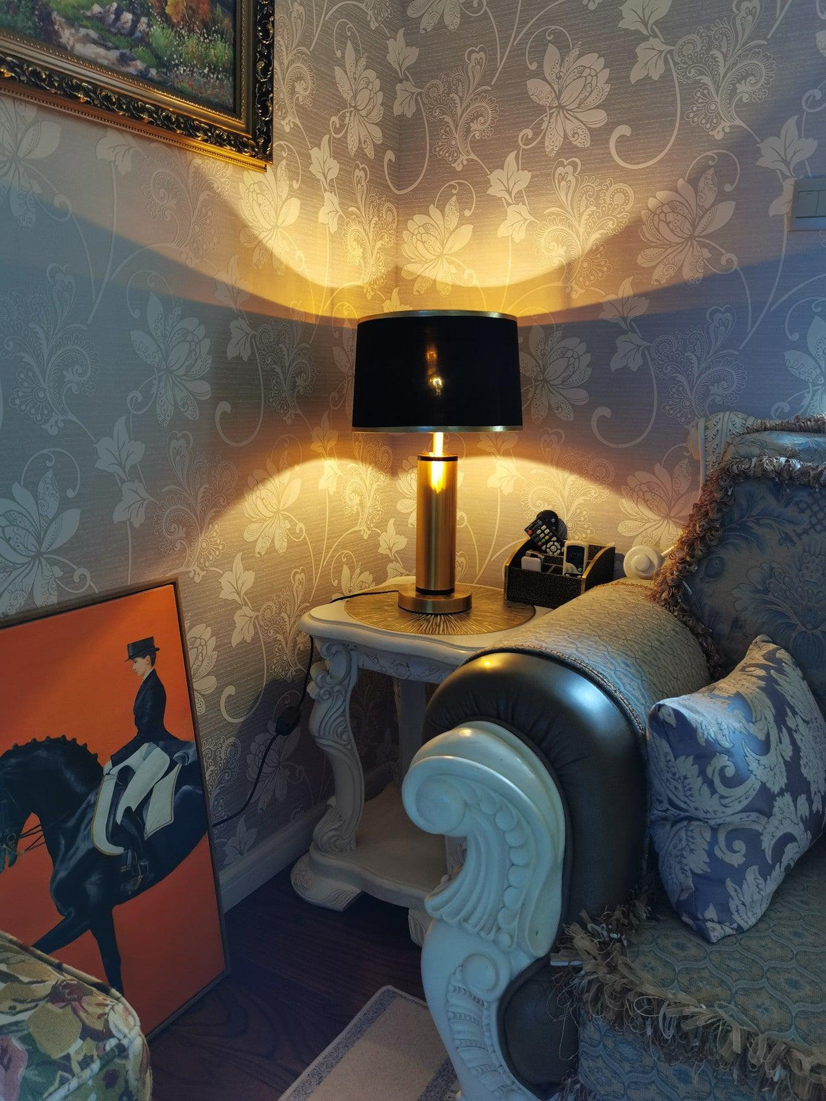 Cur lampă de masă modernă