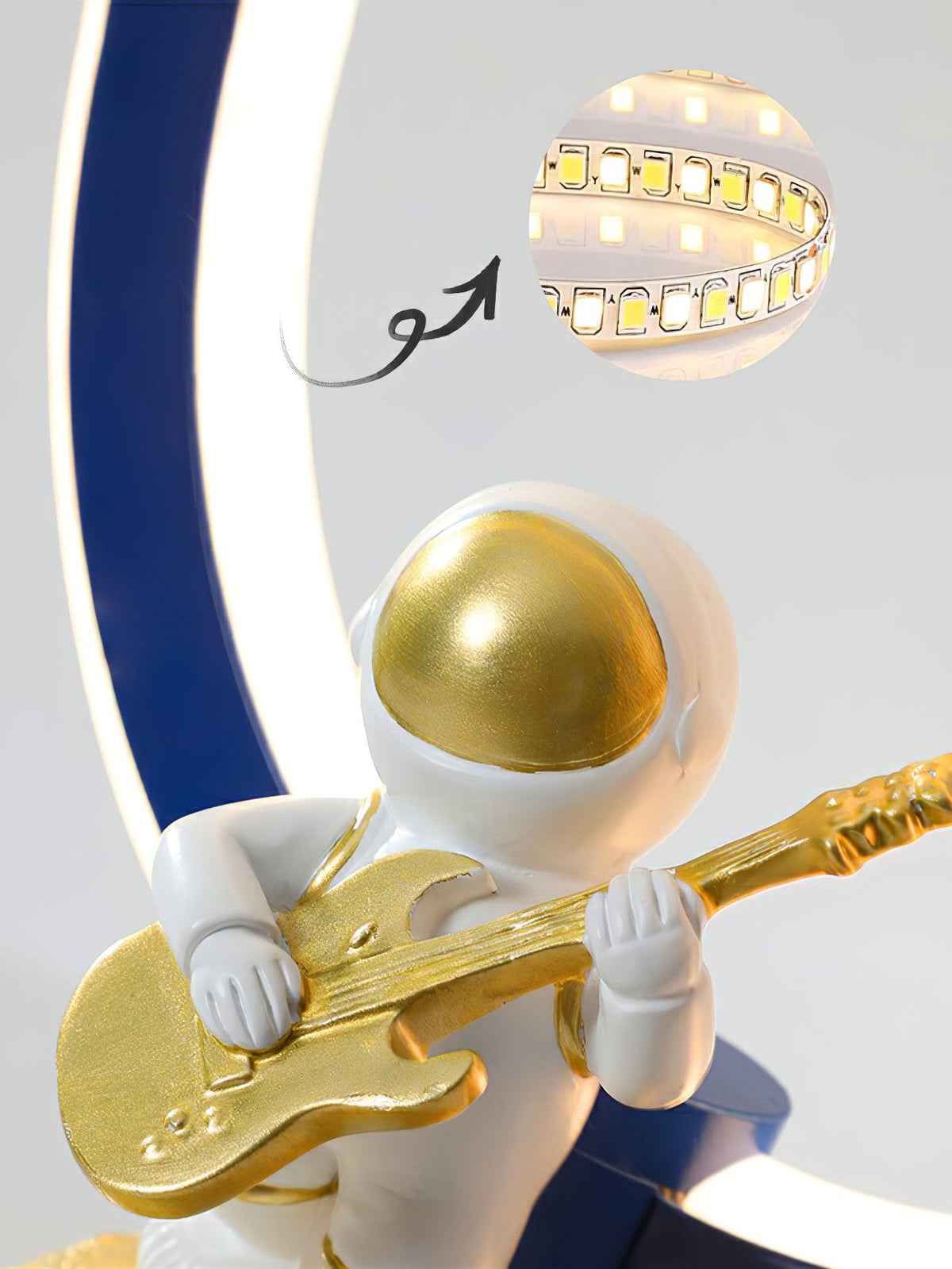 Lioriina lampă de masă