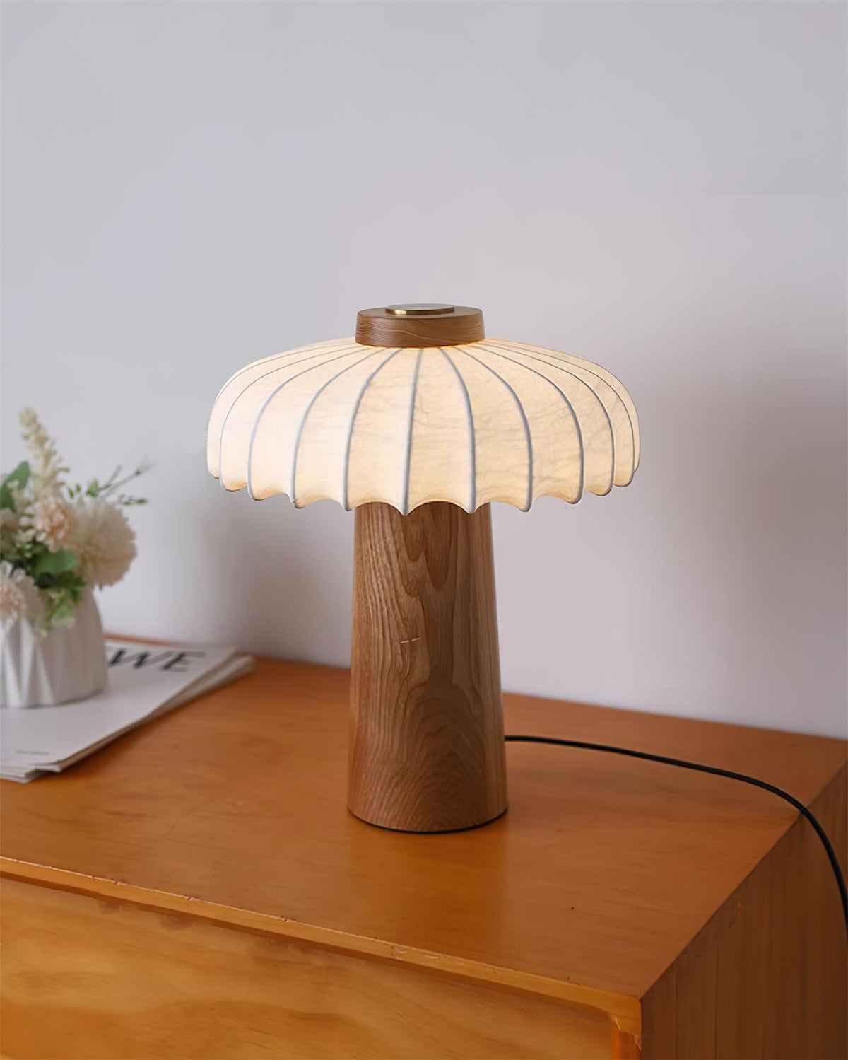 Teriarielle lampă de masă