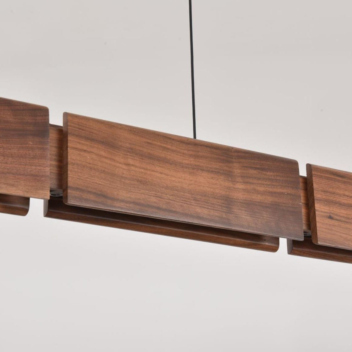 Cedar candelabru liniar
