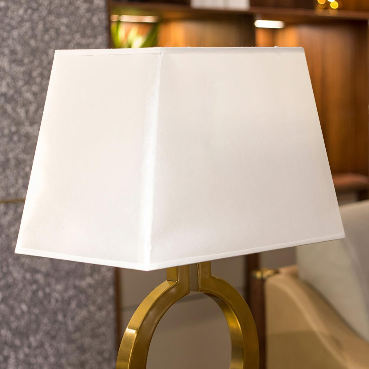 Lyrace lampă de masă cu abajur din țesătură