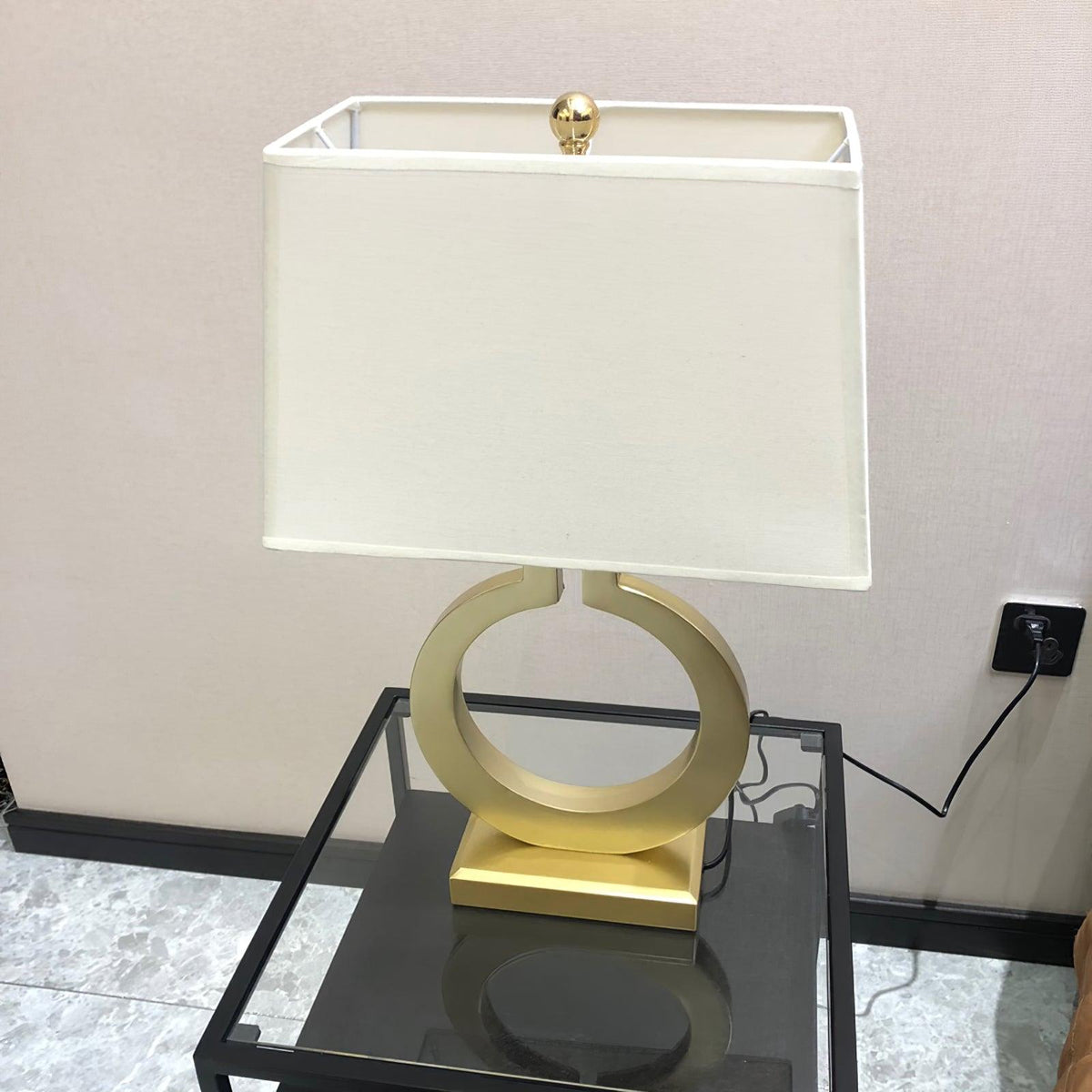 Lyrace lampă de masă cu abajur din țesătură