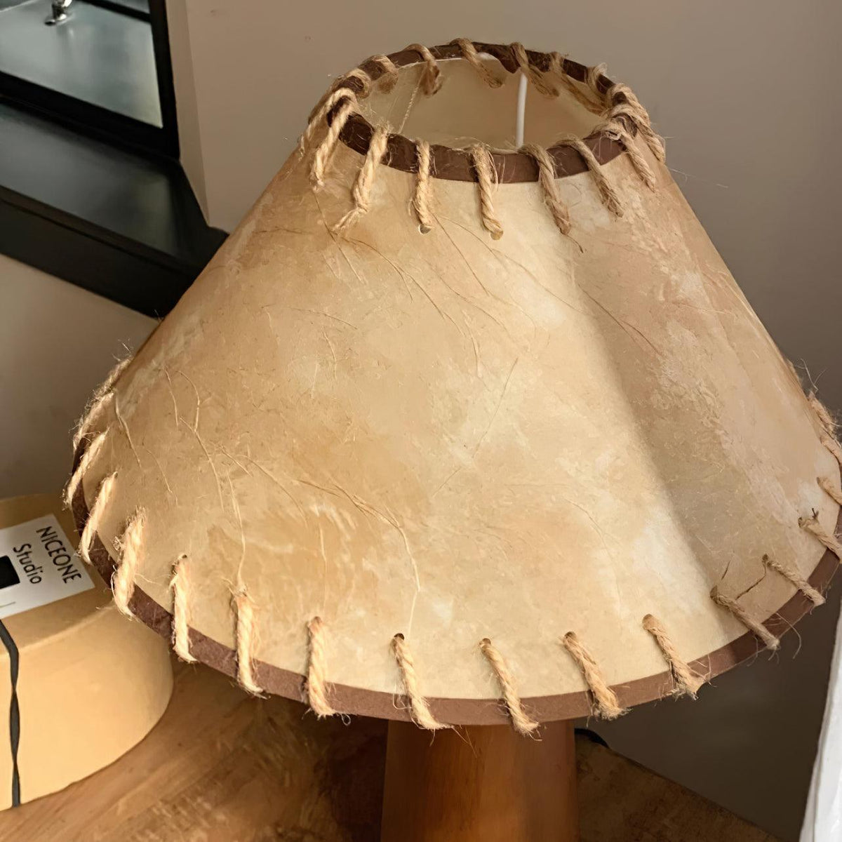 Ciroella lampă de masă