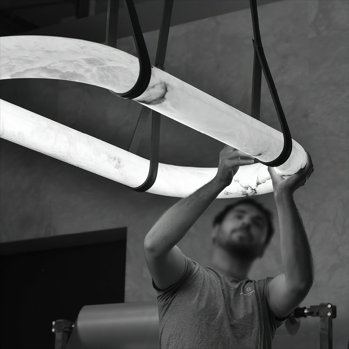 Kurve candelabru din alabastru din piele artificială