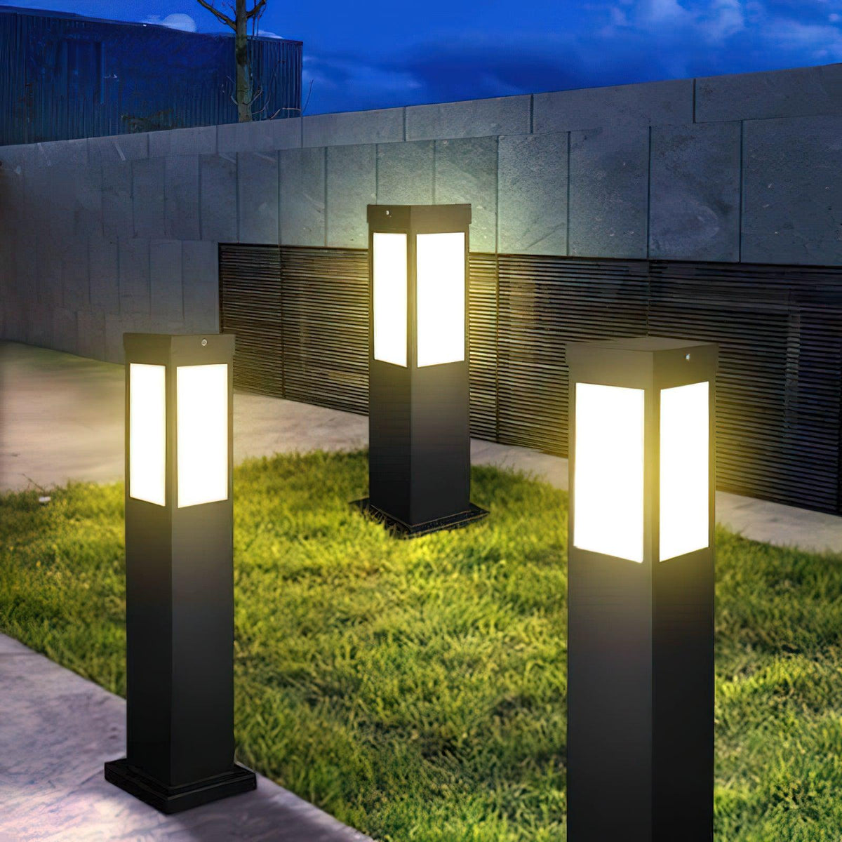 Leo Bollard Solar Outdoor Light