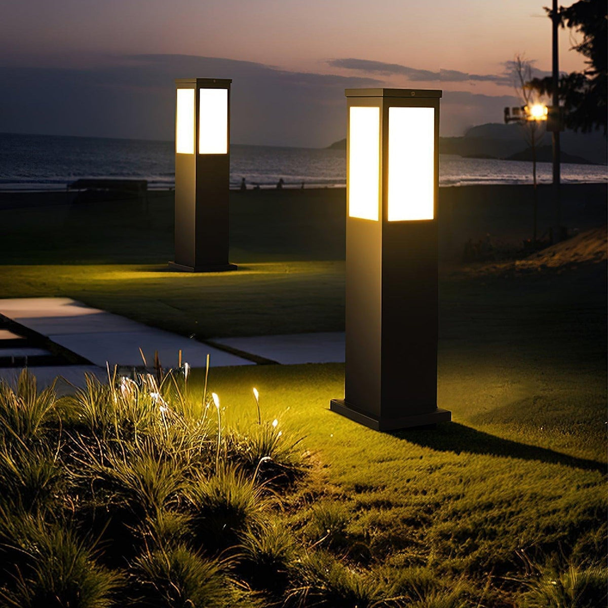 Leo Bollard Solar Outdoor Light