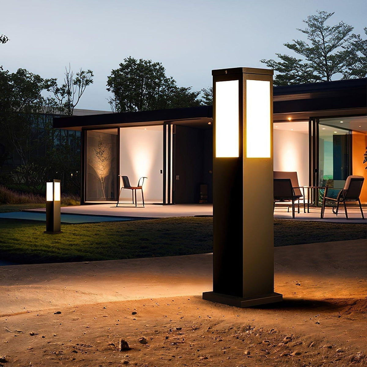 Leo Bollard Solar Outdoor Light