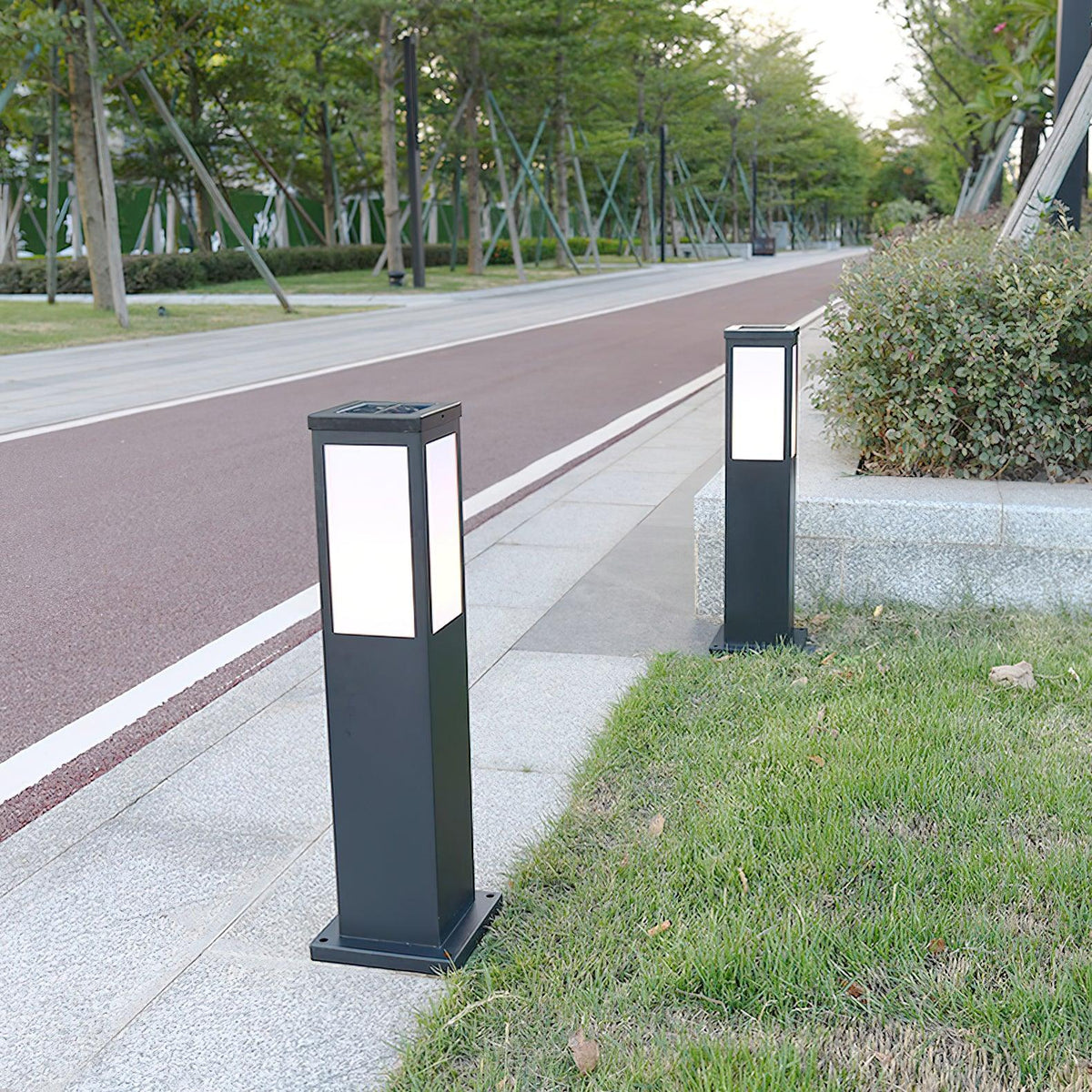 Leo Bollard Solar Outdoor Light