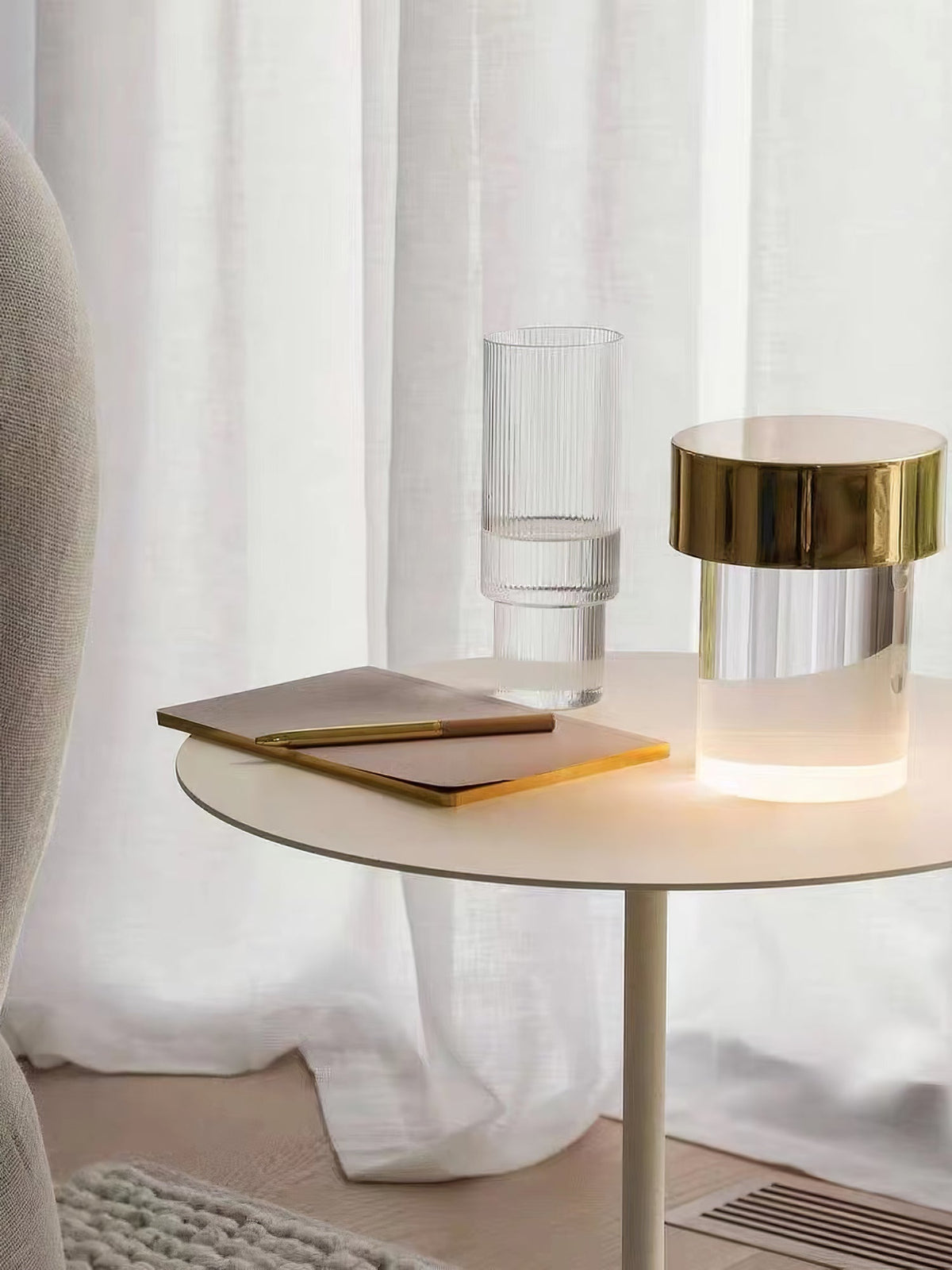 Pryden lampă de masă minimalistă