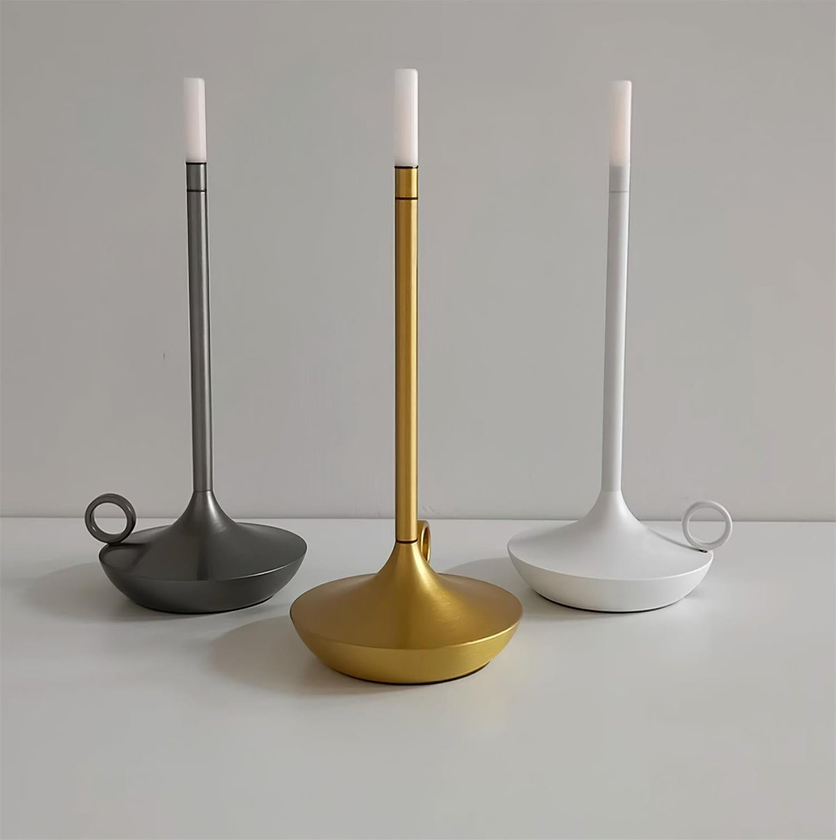Latin lampă de masă