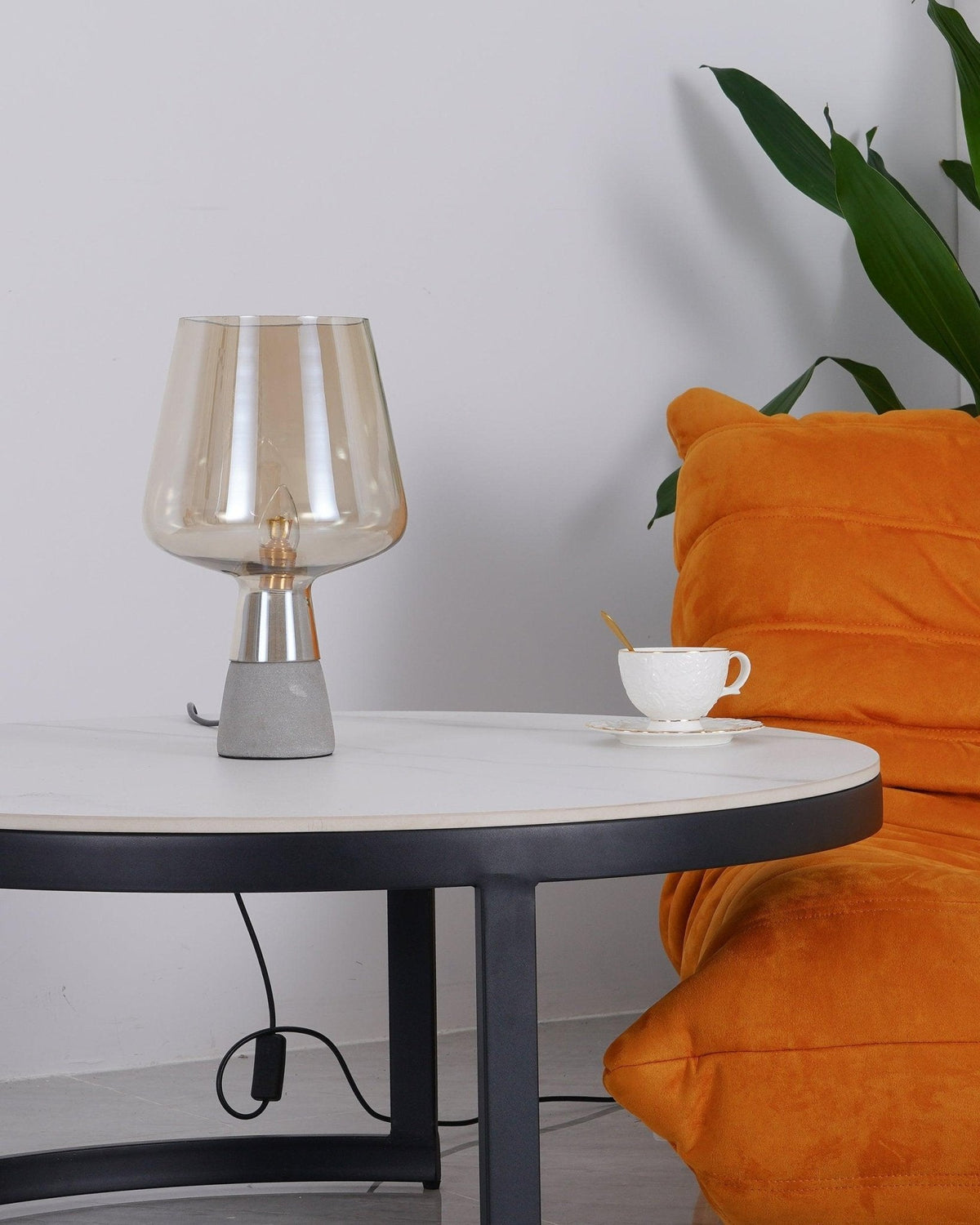 Elairella lampă de masă minimalist din ciment
