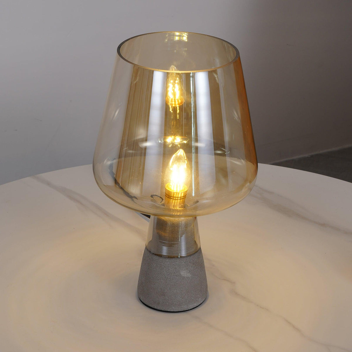 Elairella lampă de masă minimalist din ciment