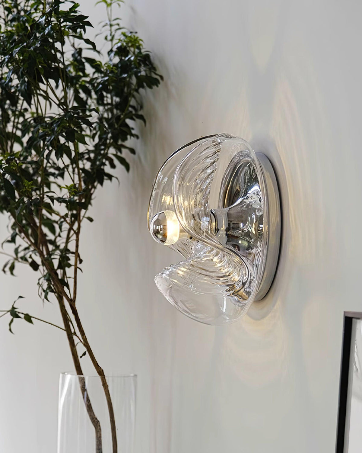 Aplică de perete cu textură swirl, finisaj transparent fumuriu gri modern