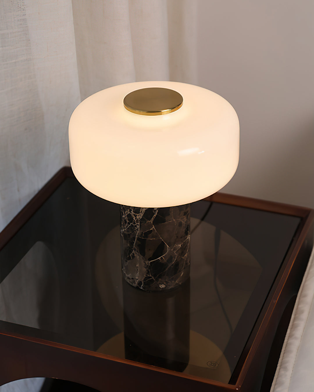 Orelinielle lampă de masă