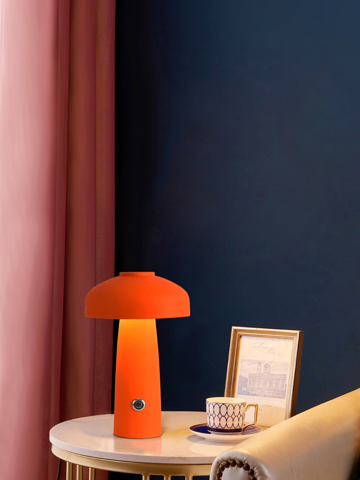 Poppist lampă de masă