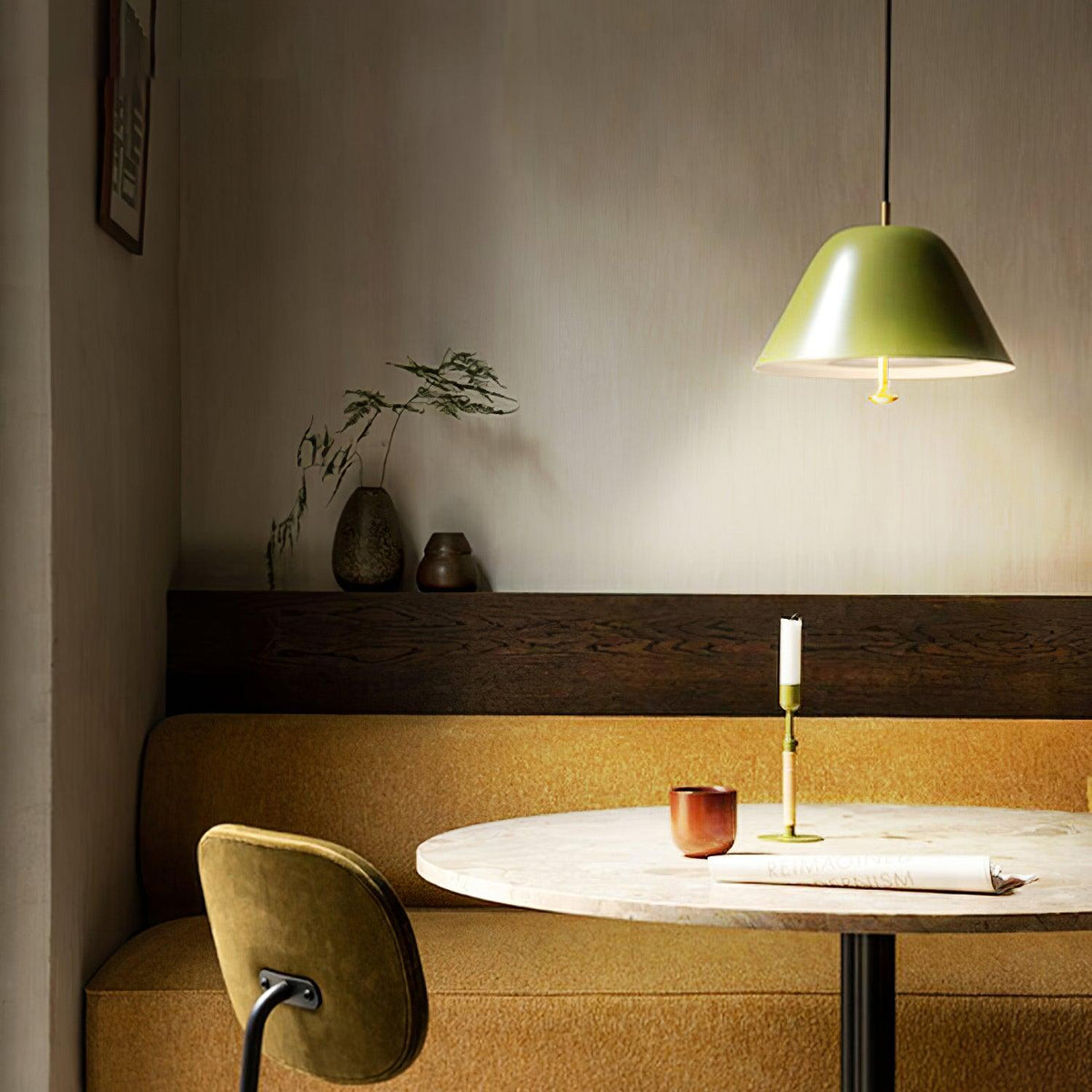 Lampă suspendată modernă cu abajur din metal în verde și alb minimalist