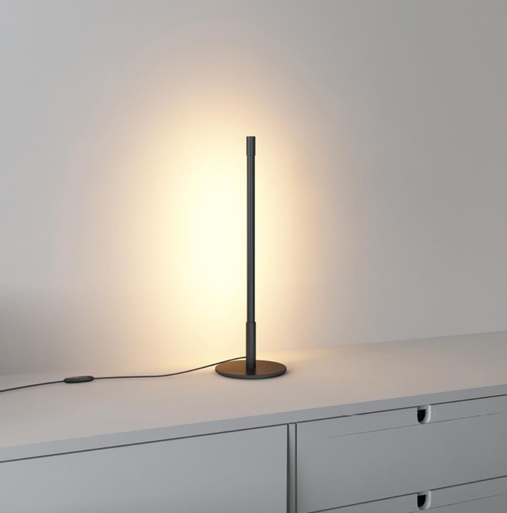 Riven lampă de masă minimalistă