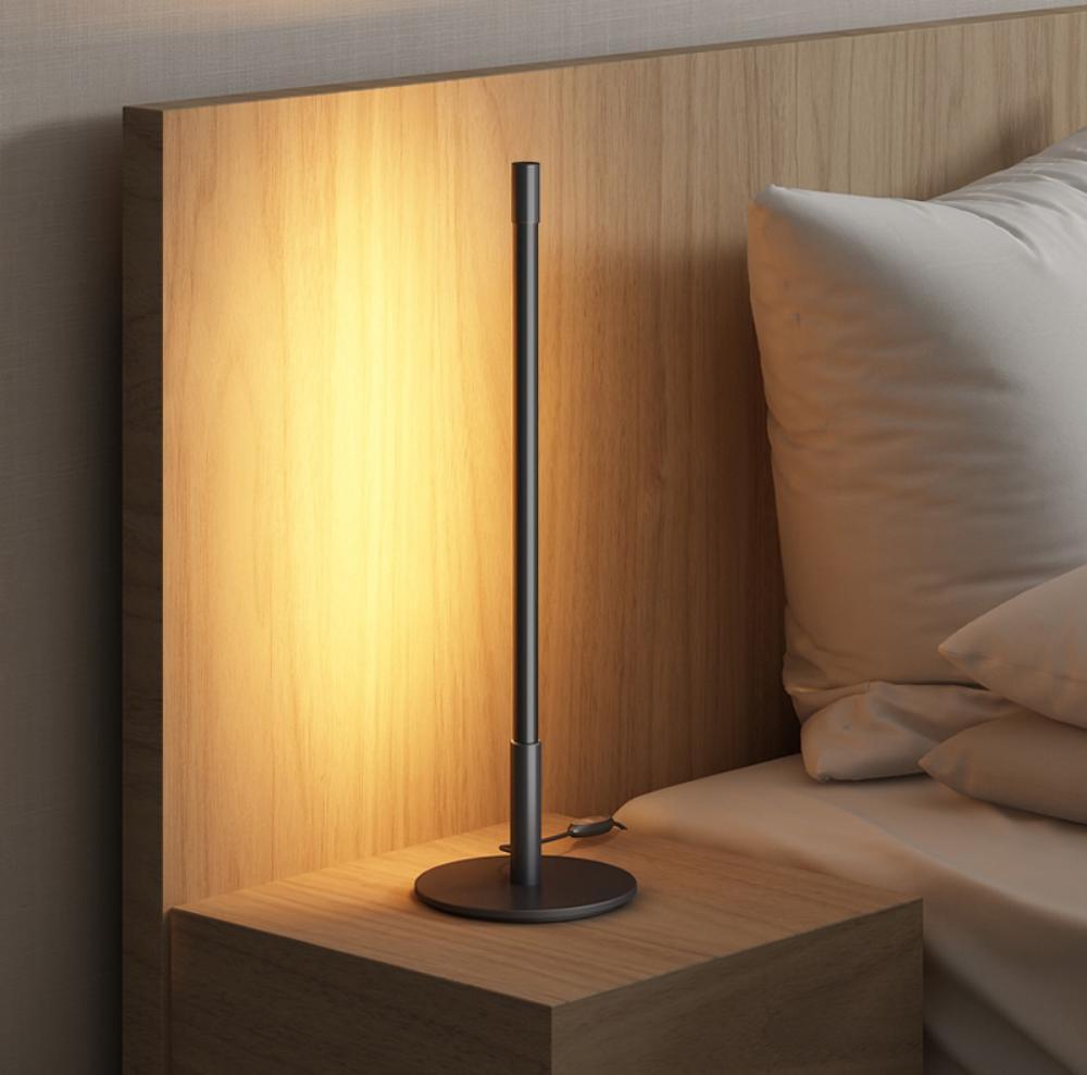 Riven lampă de masă minimalistă