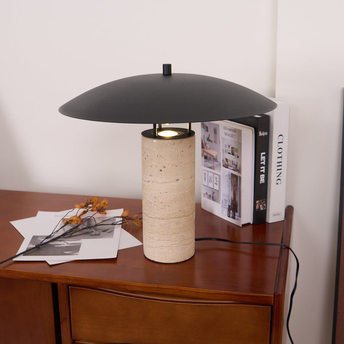 Eara Disc-Pillar lampă de masă din travertin