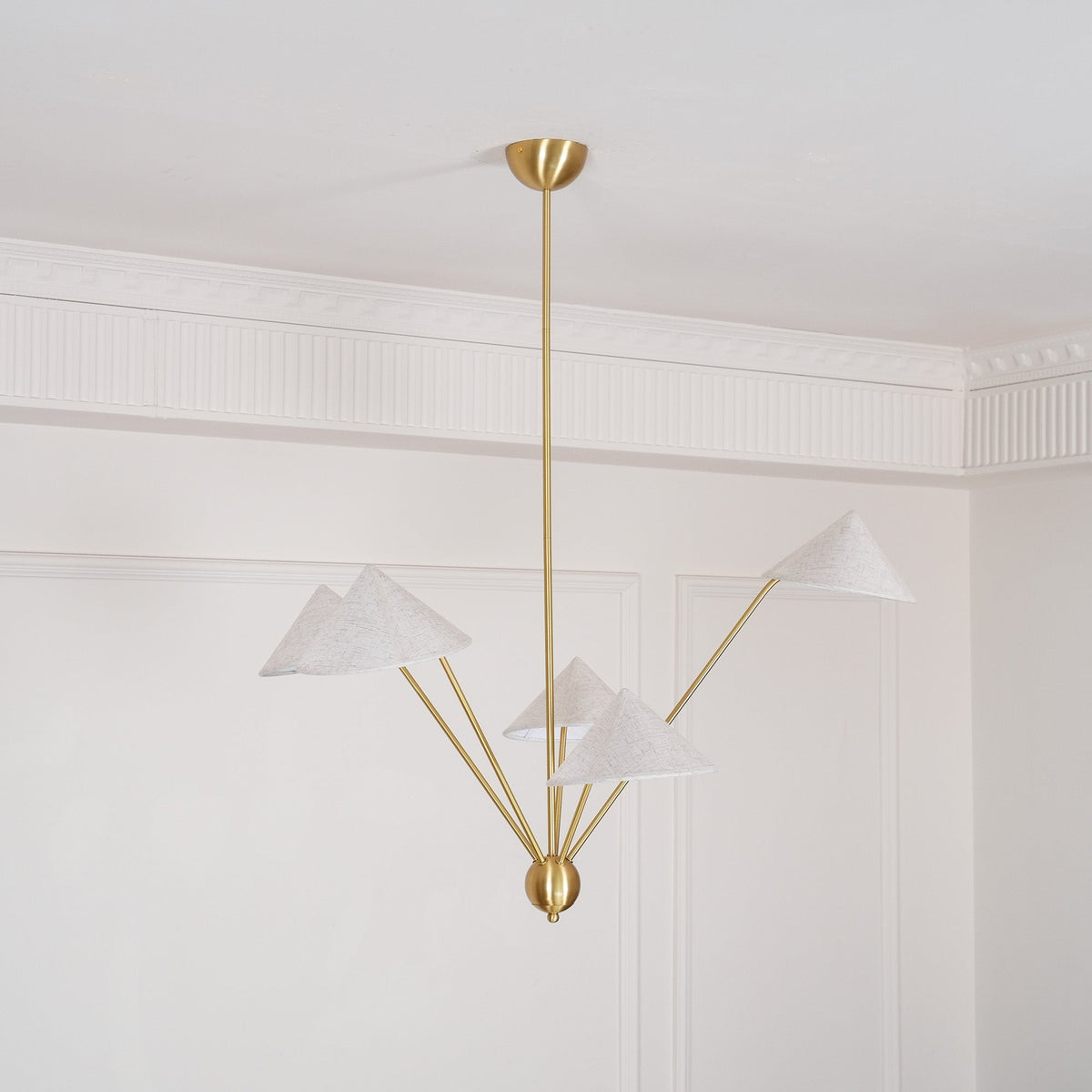 Oriisora candelabru bej din alamă, curbat