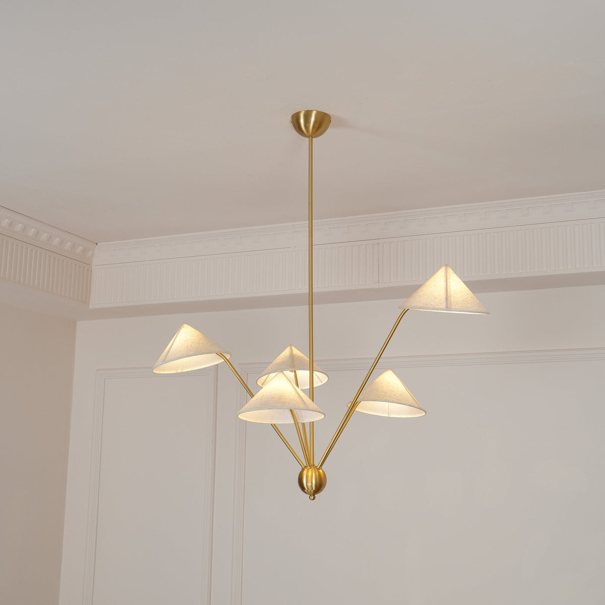 Oriisora candelabru bej din alamă, curbat