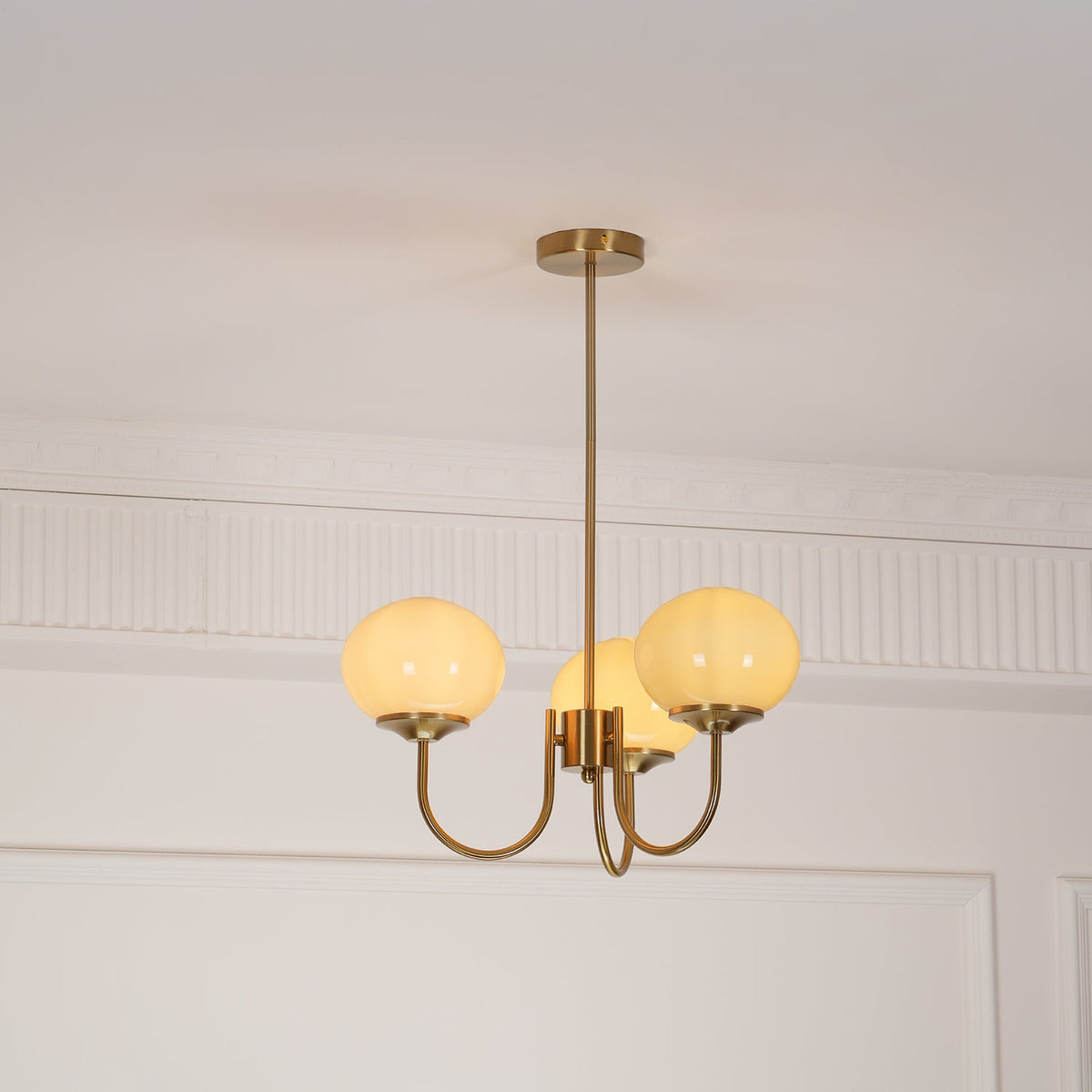 Velenian candelabru roz și auriu din sticlă, cu glob