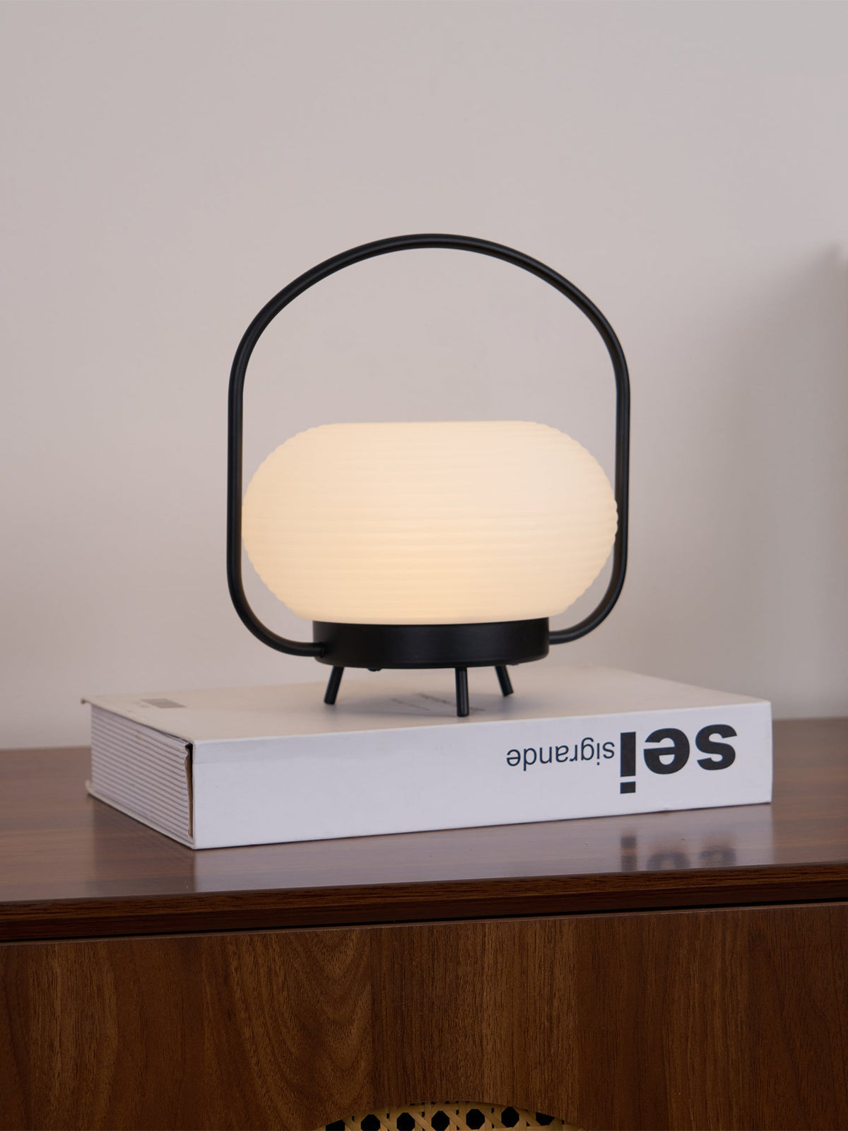 Saelan lampă de masă minimalistă