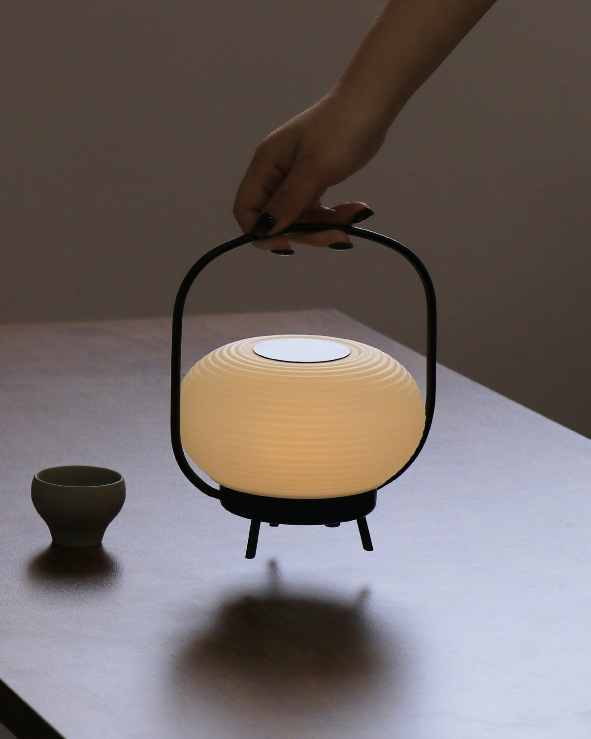 Saelan lampă de masă minimalistă