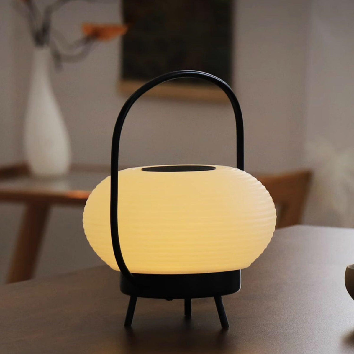 Saelan lampă de masă minimalistă