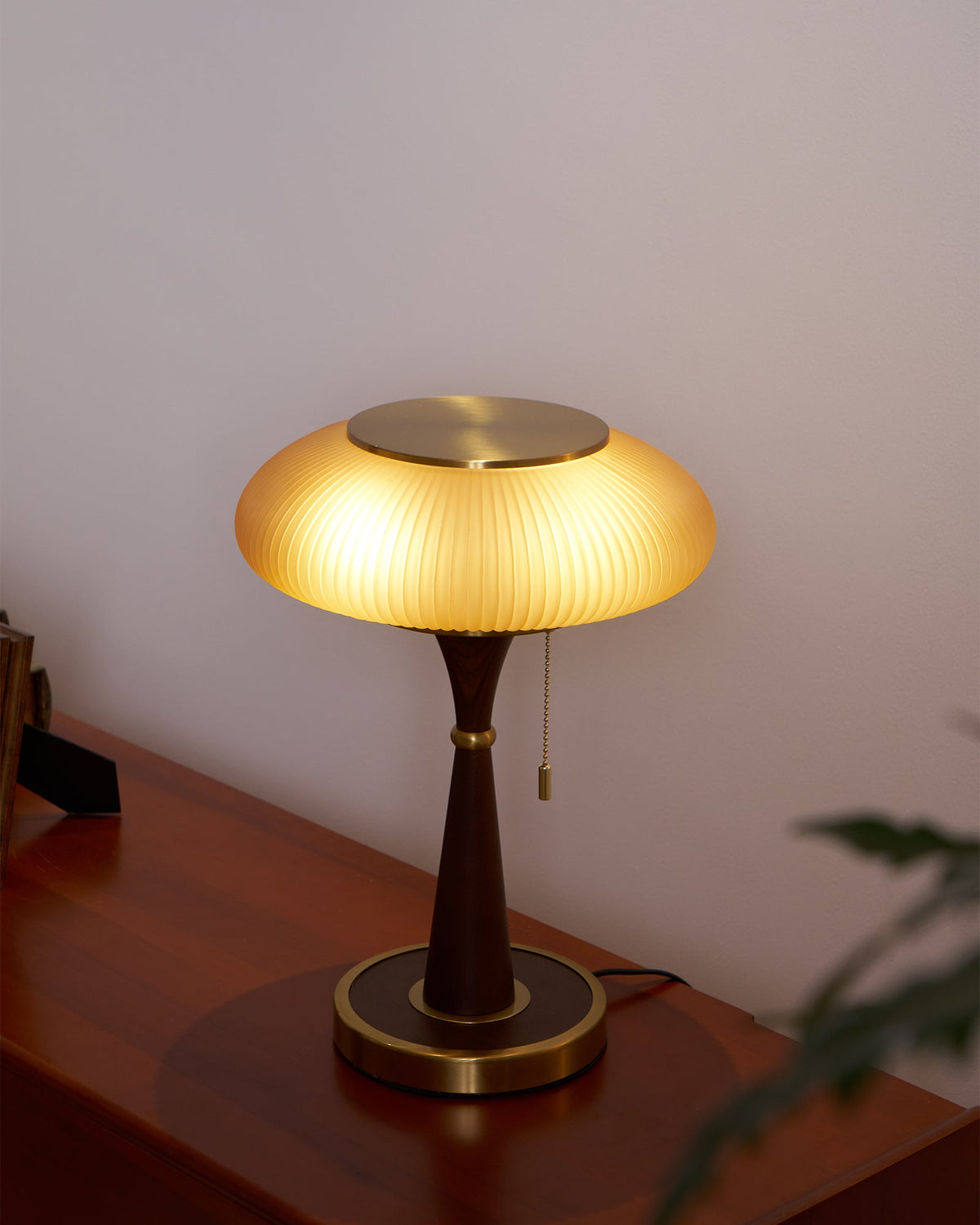 Vevelo lampă de masă vintage din lemn