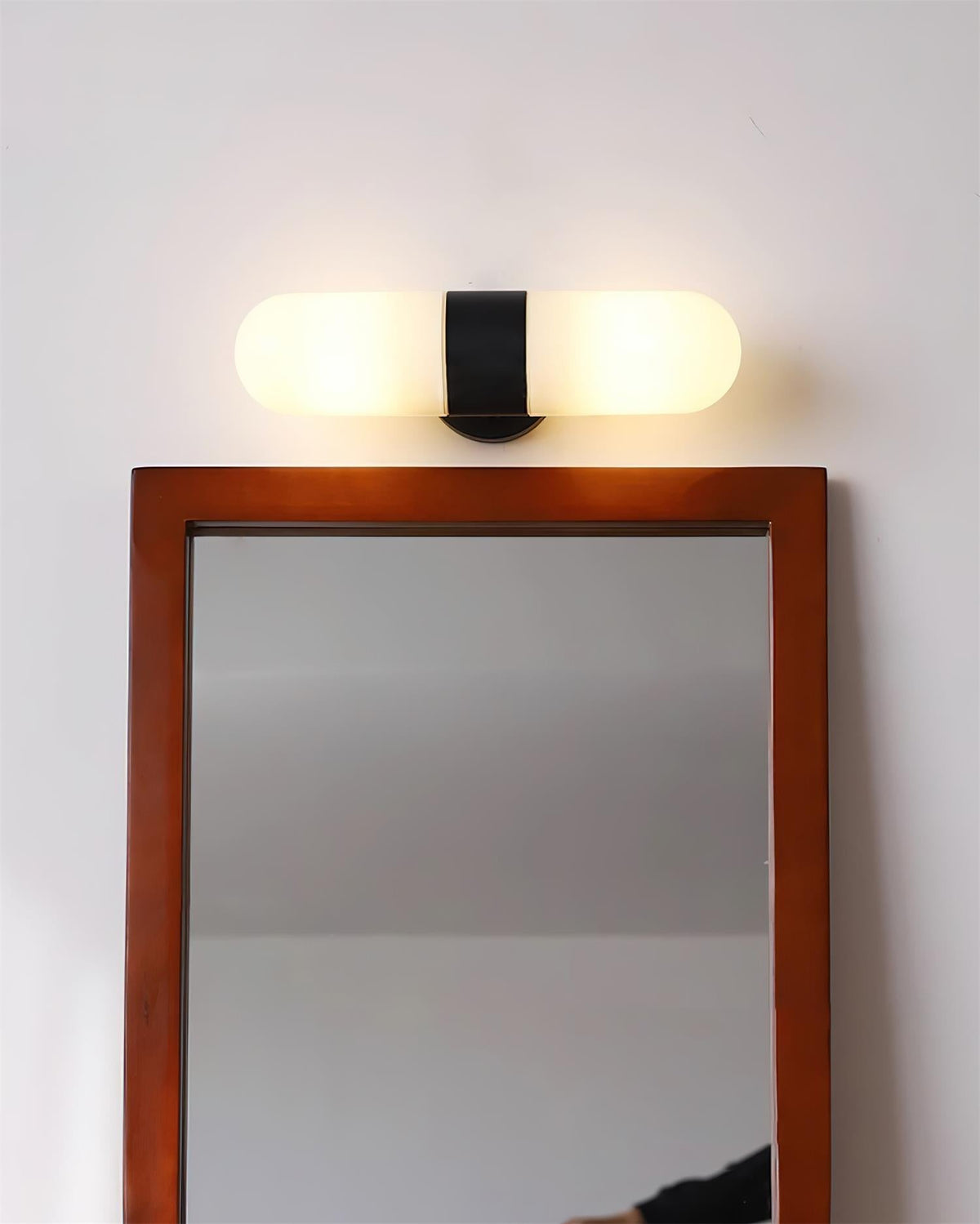 Aplică de perete metal-sticlă modern-minimalist verticală pentru dormitor