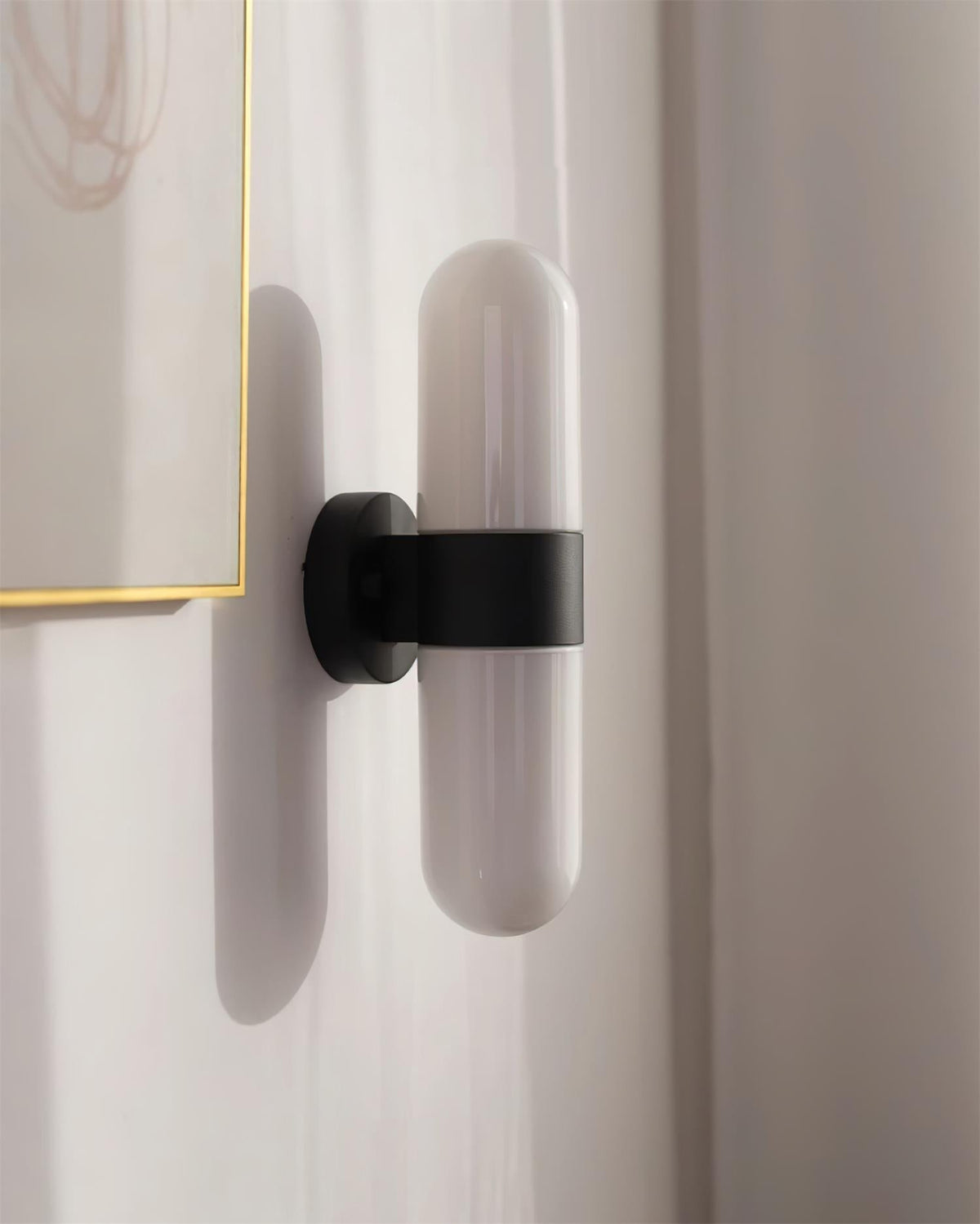 Aplică de perete metal-sticlă modern-minimalist verticală pentru dormitor