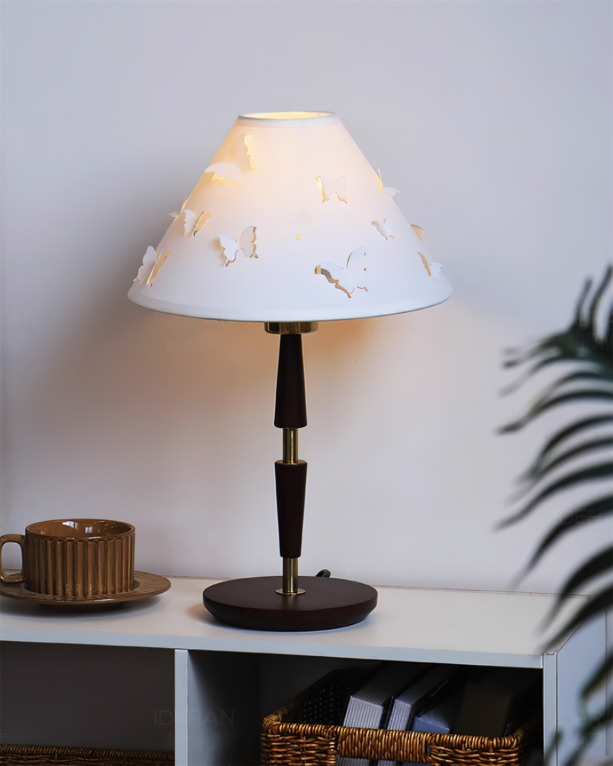 Lumuine lampă de masă
