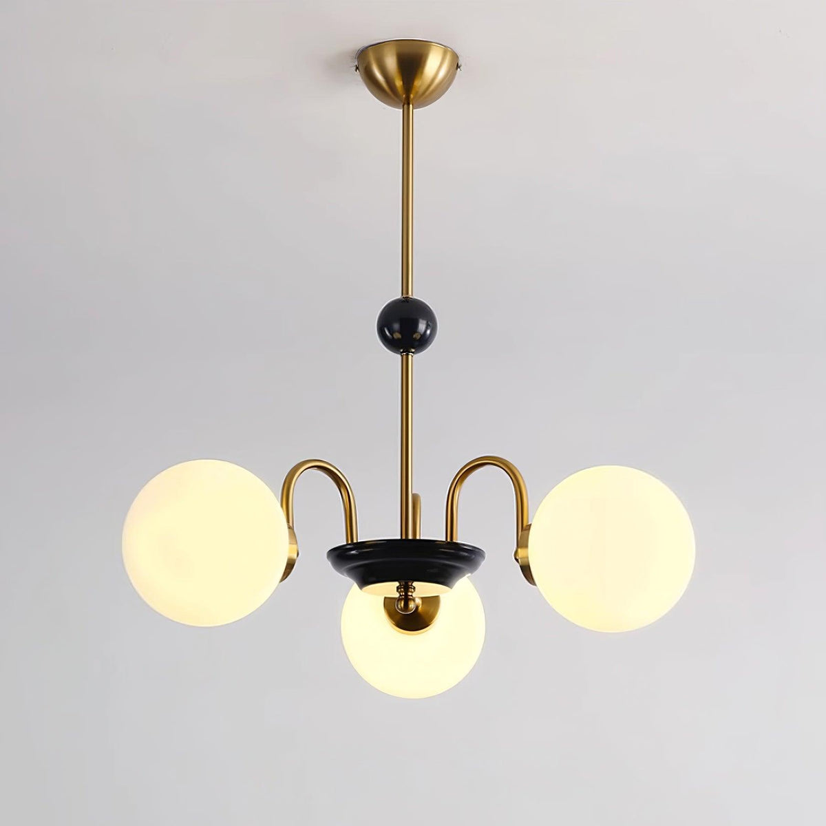 Candelabru cu brațe curbate și abajuri sferice, stil modern retro, pentru sufragerie