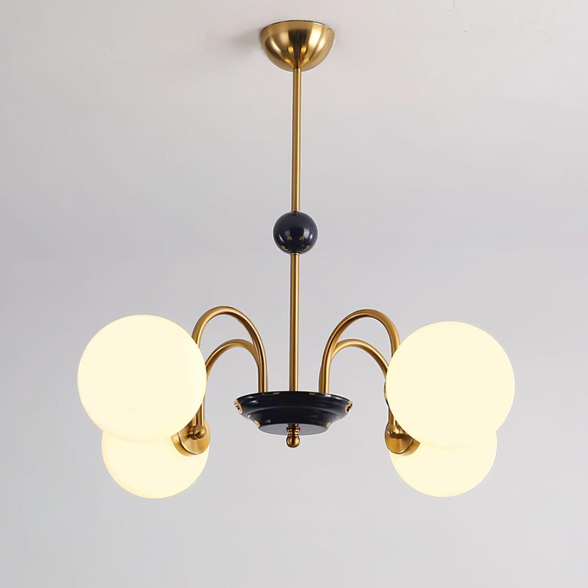 Candelabru cu brațe curbate și abajuri sferice, stil modern retro, pentru sufragerie