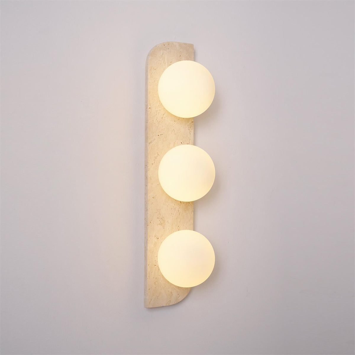 Serearia aplică de perete din travertin, minimalistă, cu ștecher