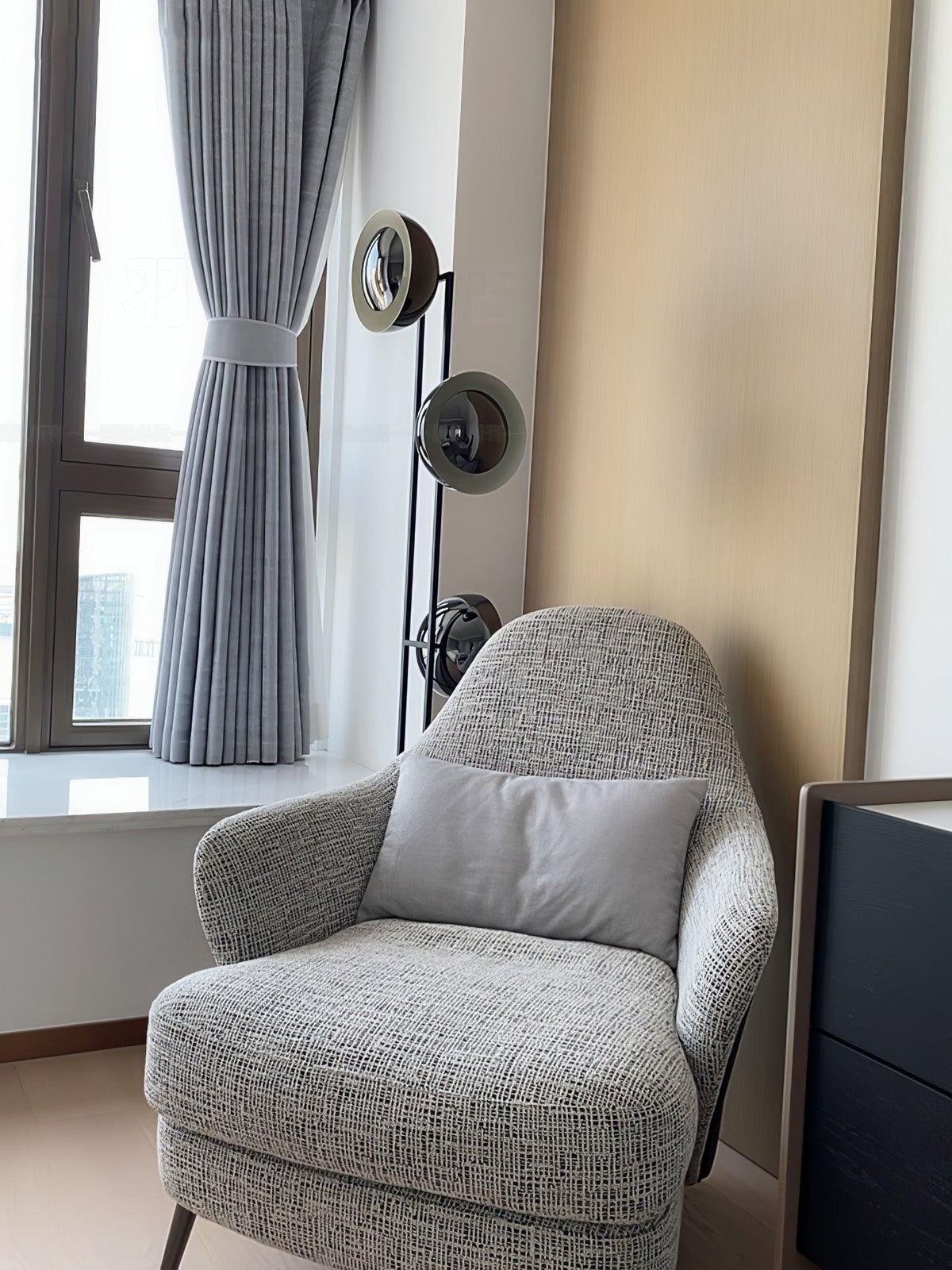Alio lampadar modern din marmură