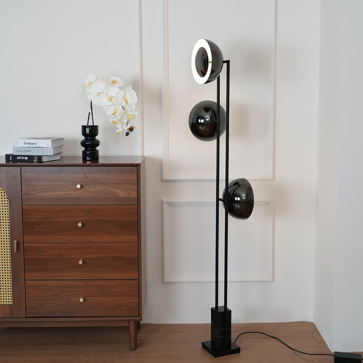Alio lampadar modern din marmură