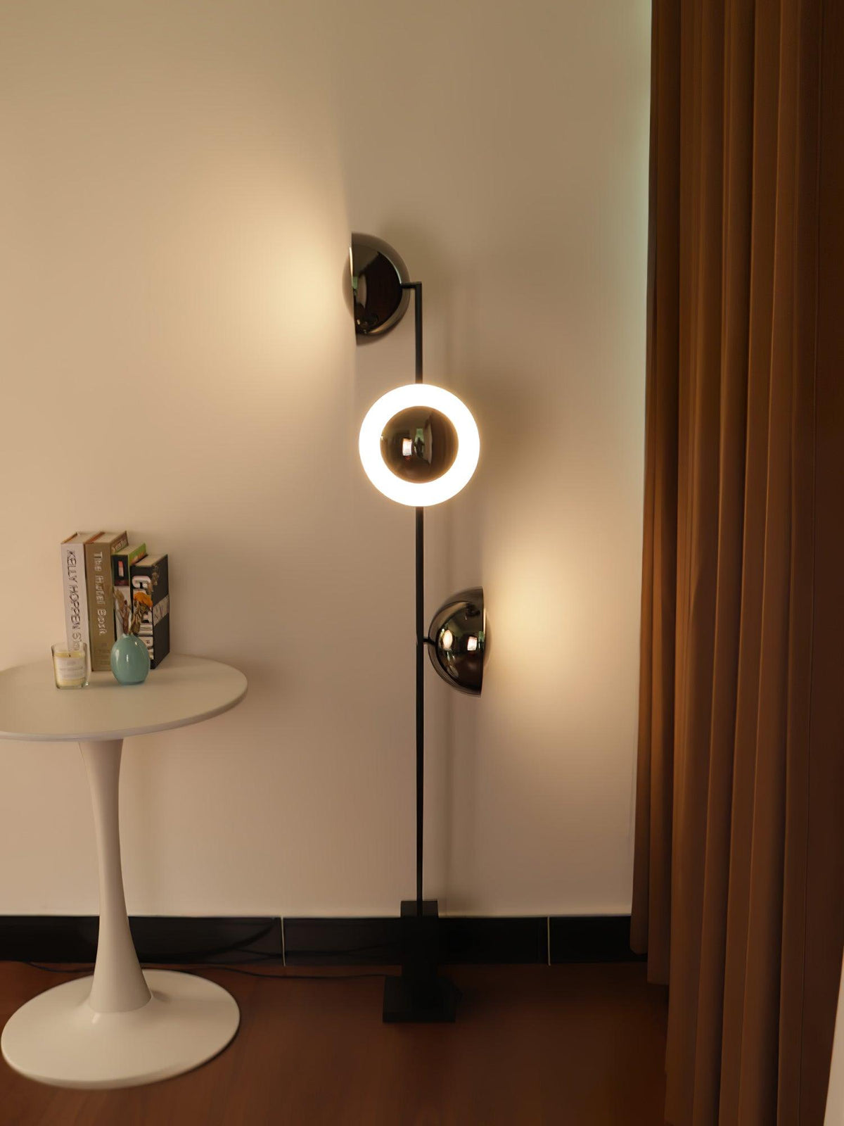 Alio lampadar modern din marmură
